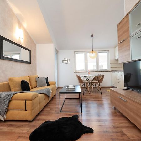 Apartments Anita Nin Eksteriør billede