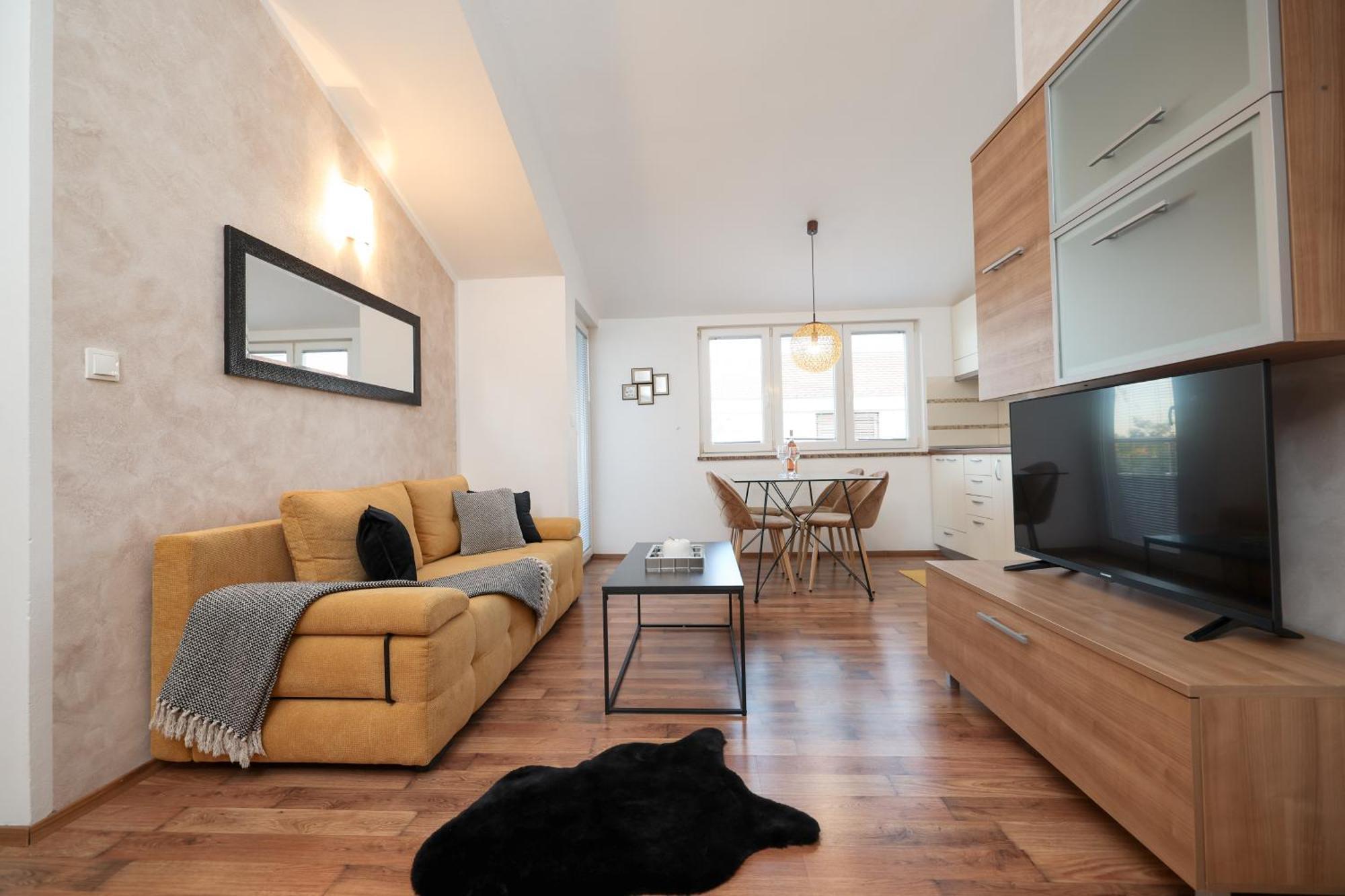 Apartments Anita Nin Eksteriør billede